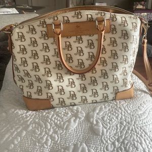 Dooney & Bourke